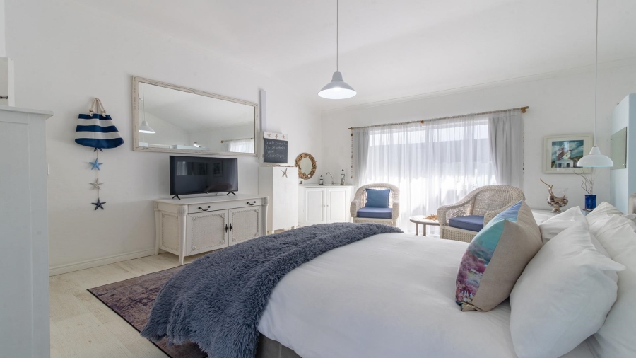 4 Bedroom Property for Sale in Grotto Bay Western Cape